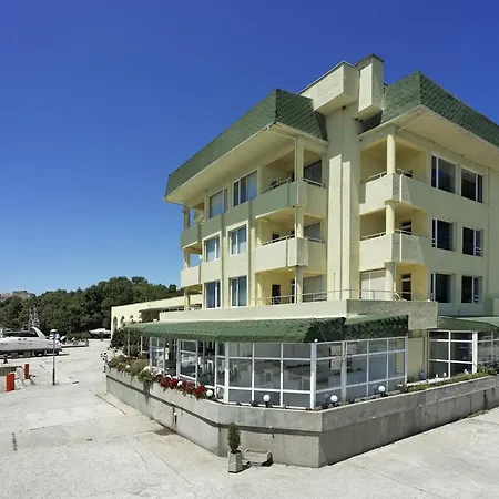Отель Marina 3*