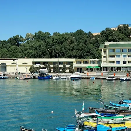 Отель Marina 3*