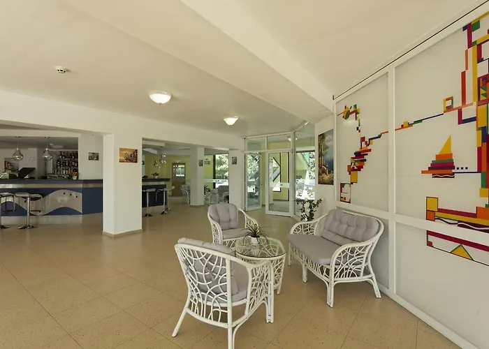 Готель Marina Китен