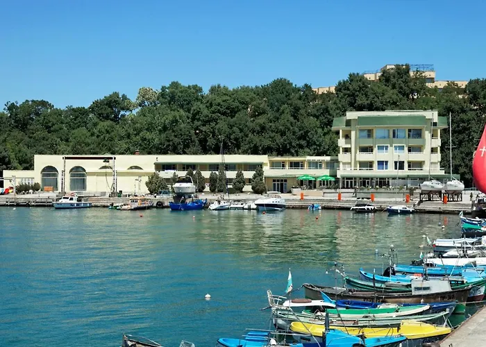 Готель Marina 3*